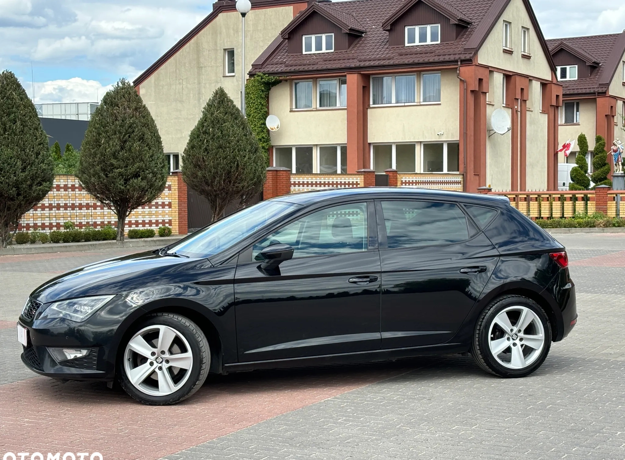 Seat Leon cena 42800 przebieg: 189000, rok produkcji 2015 z Ostrołęka małe 781